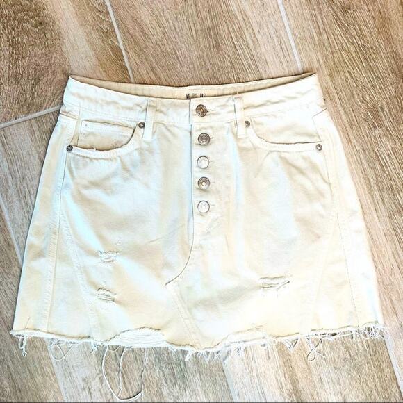 Free People Ivory Denim Mini Skirt Sz 27 Distressed Y2K Festival Indie Sleaze - Picture 3 of 9
